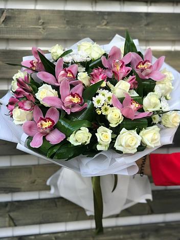 Букет цветов из: Розы и Хризантемы в Новый Милет