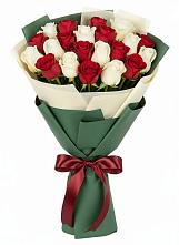 Букет Микс из красных и белых роз в Новый Милет