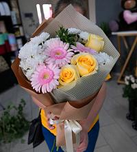 Букет цветов из:  Герберы, Розы и Хризантемы #REPLACE_PRED# Новый Милет