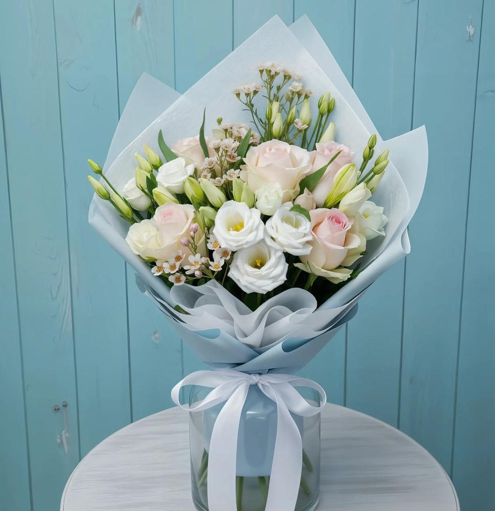 Букет цветов из: Розы и Лизиантусы в Новый Милет