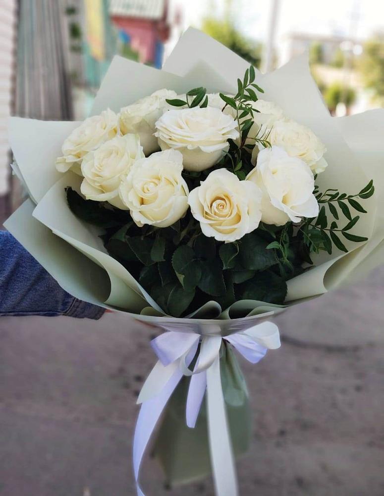 Букет Белые розы Проуд в Новый Милет