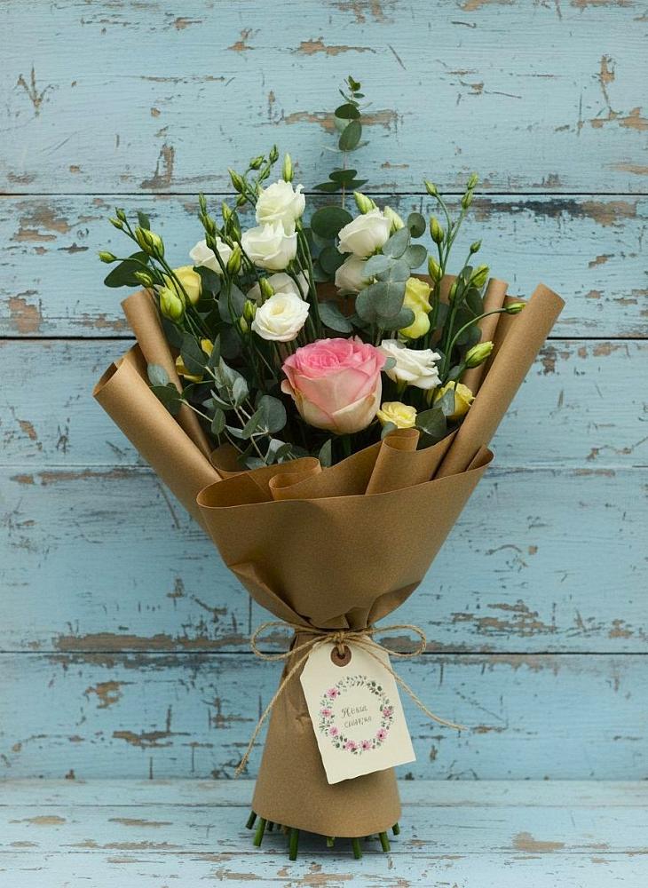 Букет цветов из: Розы и Лизиантусы в Новый Милет