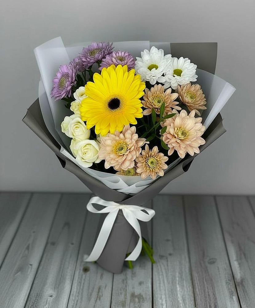 Букет цветов из: Розы, Герберы и Хризантемы в Новый Милет