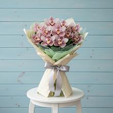 Букет цветов из:  Орхидеи и Розы в Новый Милет
