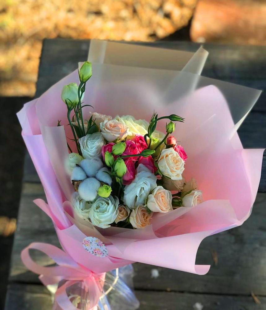 Букет цветов из: Розы и Лизиантусы в Новый Милет