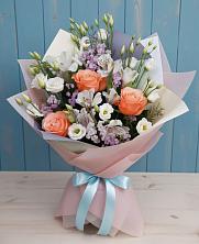 Букет цветов из:  Лизиантусы, Розы, Альстромерии и Гипсофила в Новый Милет