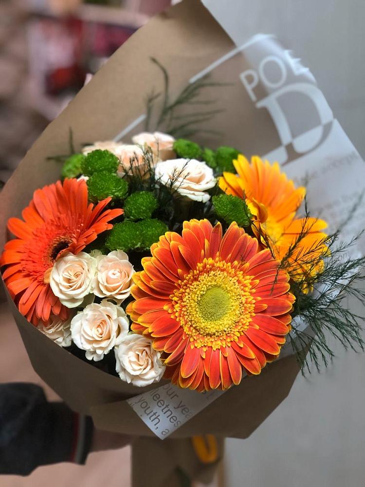 Букет цветов из: Герберы, Хризантемы и Розы в Новый Милет