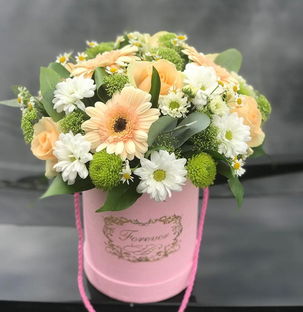 Цветочная композиция из Розы, Герберы и Хризантемы в шляпной коробке в Новый Милет