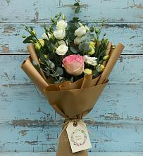 Букет цветов из:  Розы и Лизиантусы в Новый Милет