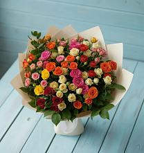 Букет Микс из разноцветных кустовых роз в Новый Милет
