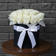 Цветочная композиция из Розы в шляпной коробке в Новый Милет